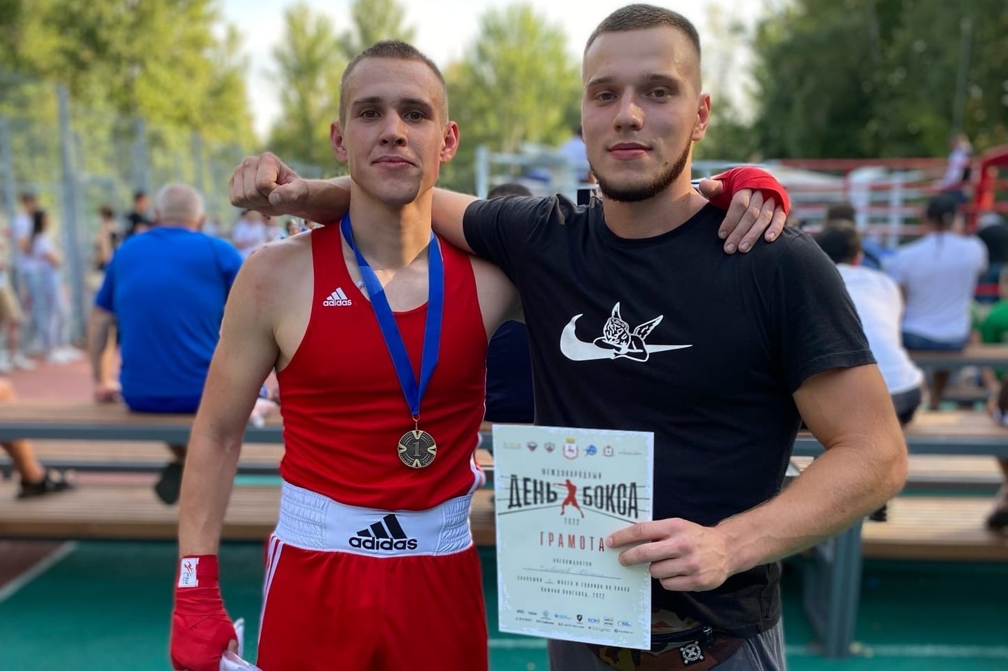 Михаил Еловёнков выиграл бой в Международный день бокса
