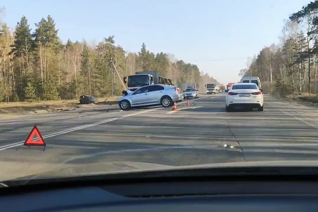 Два человека пострадали в тройном ДТП