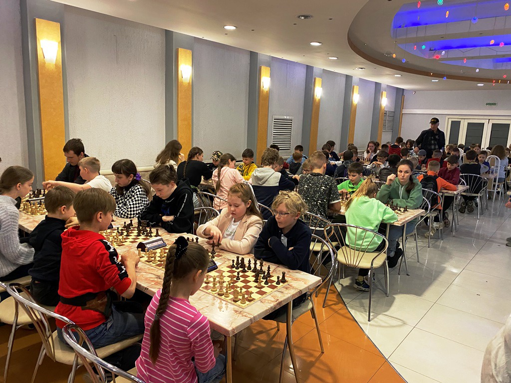 Максим Немкин и Матвей Селедчик попали на пьедестал детского шахматного турнира в Выксе