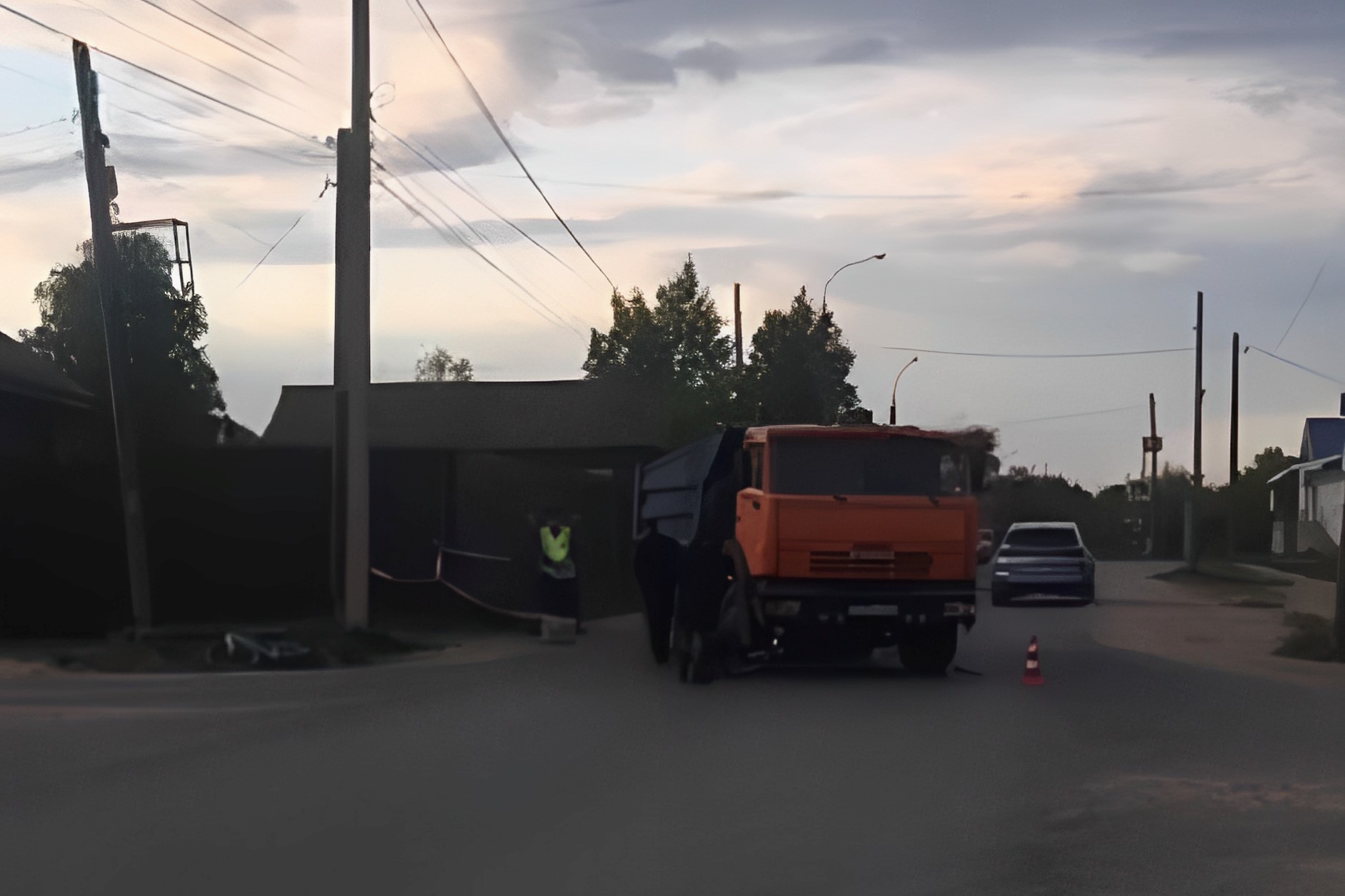 Семиклассница на велосипеде попала под КамАЗ