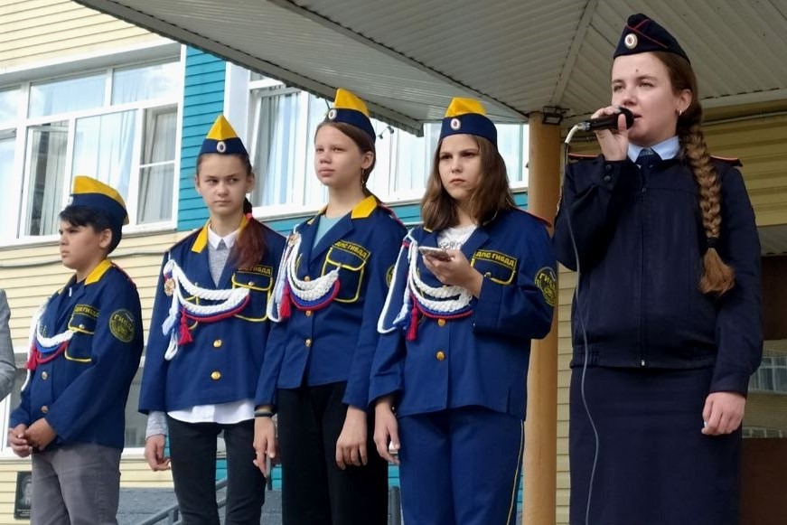 Школьников призвали быть внимательными на дороге