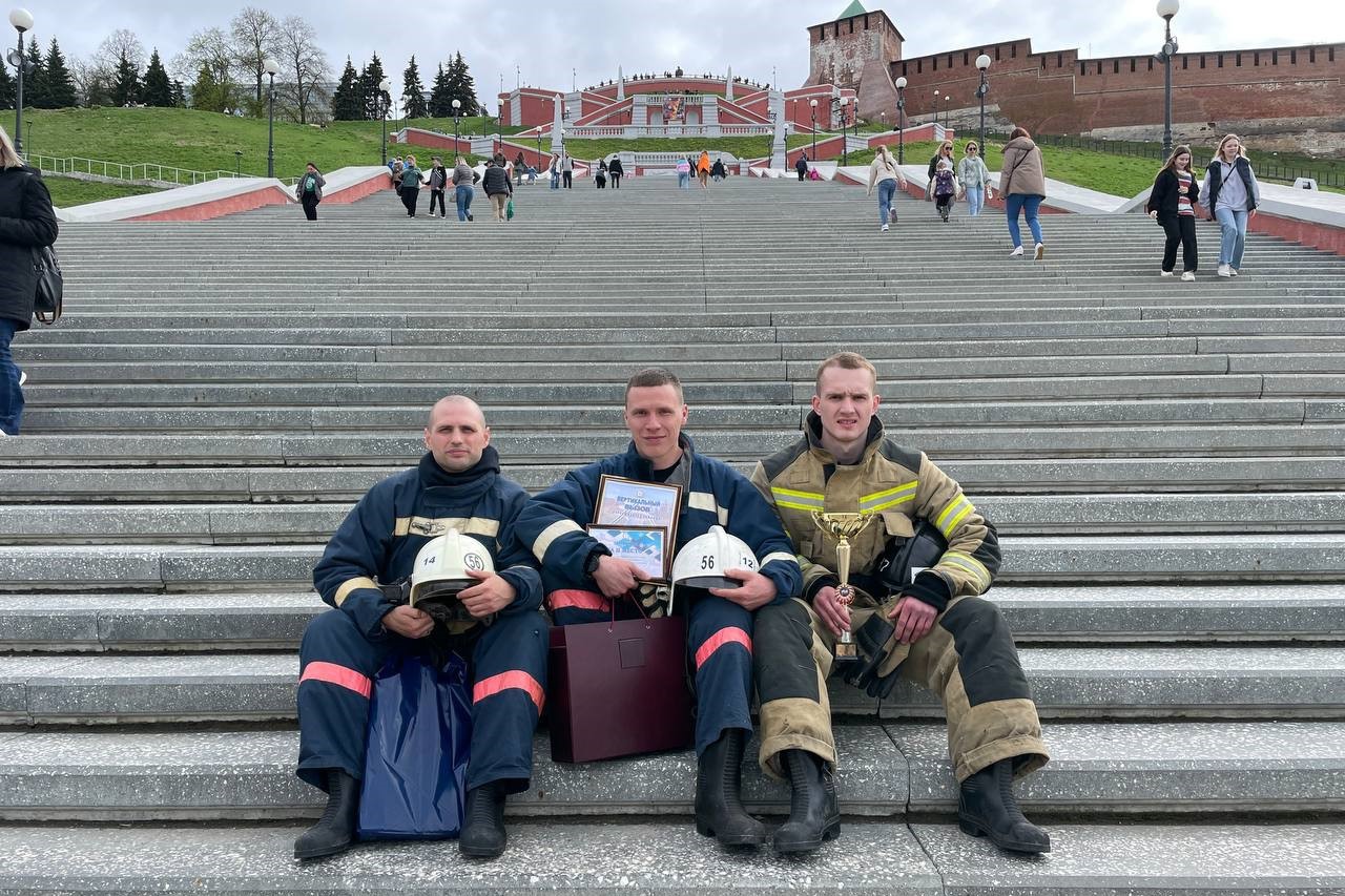 Пожарные штурмовали Чкаловскую лестницу