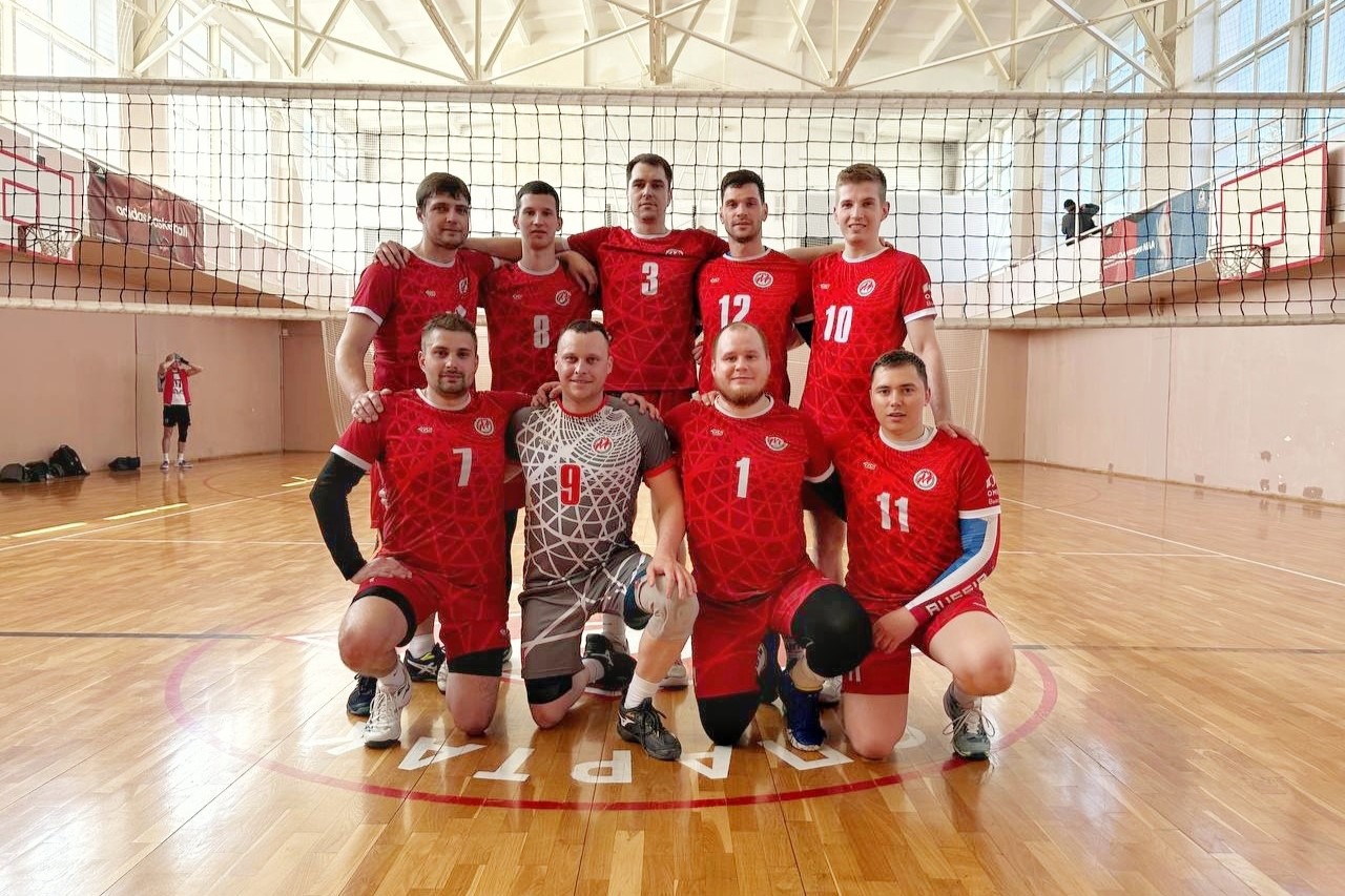 «Металлург» вышел в полуфинал чемпионата области по волейболу