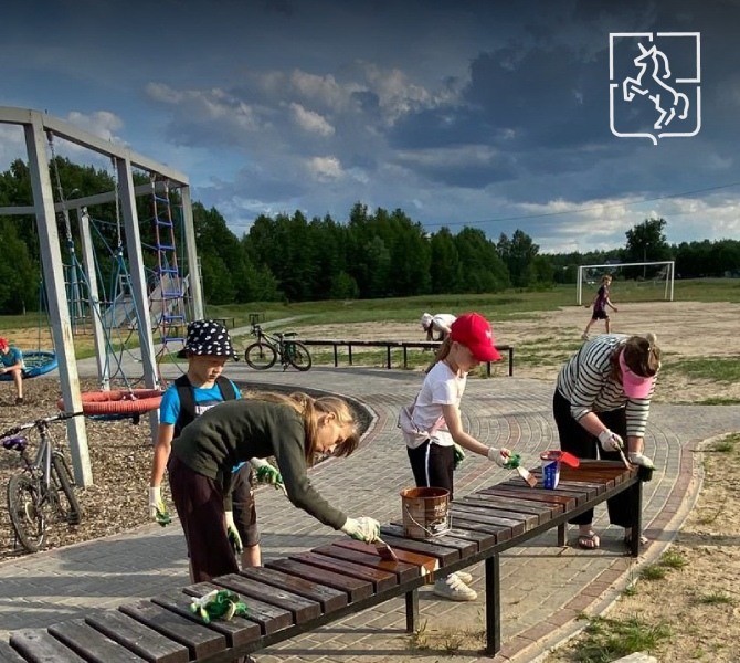 Дети и взрослые отремонтировали спортивную площадку в Проволочном