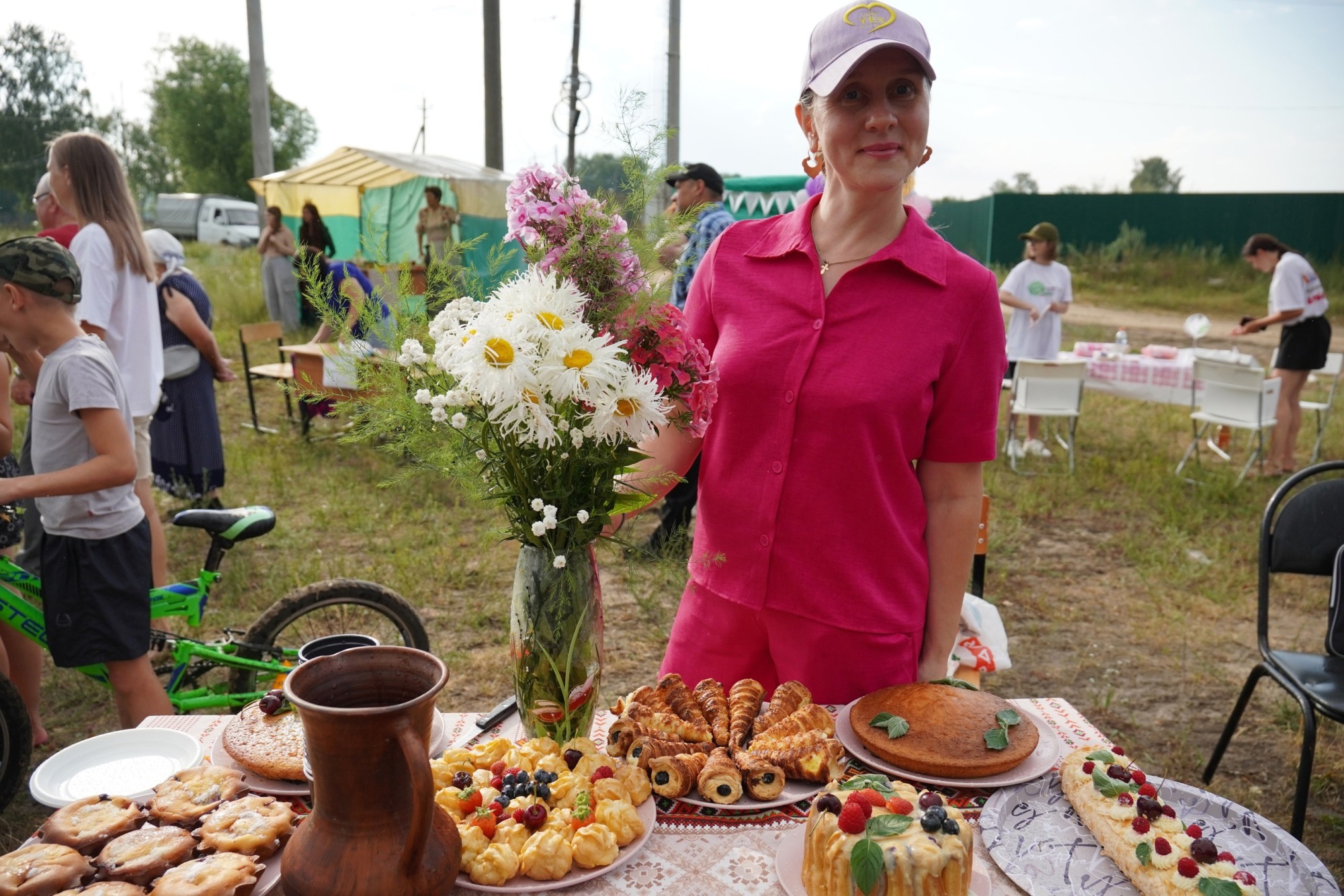 Сладости из фруктов и ягод готовили участники фестиваля в Нижней Верее