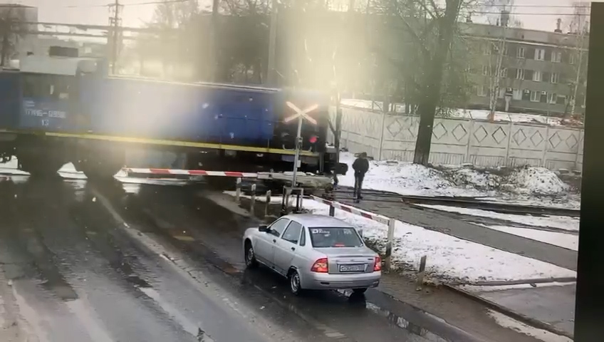 Сбитый тепловозом мужчина идет на поправку: врачи рассказали о состоянии пациента