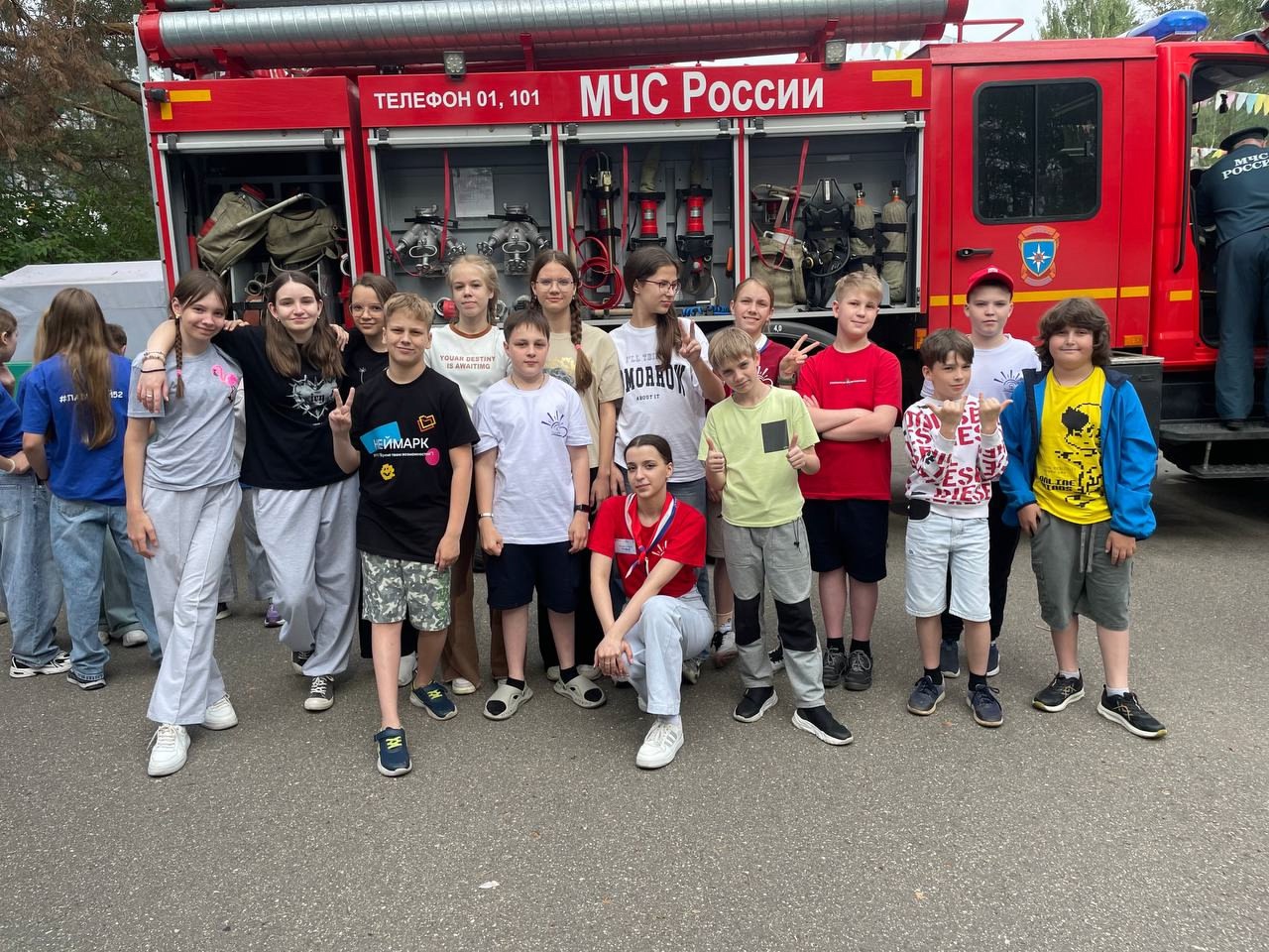 Выксунские школьники примерили роль пожарных и спасателей
