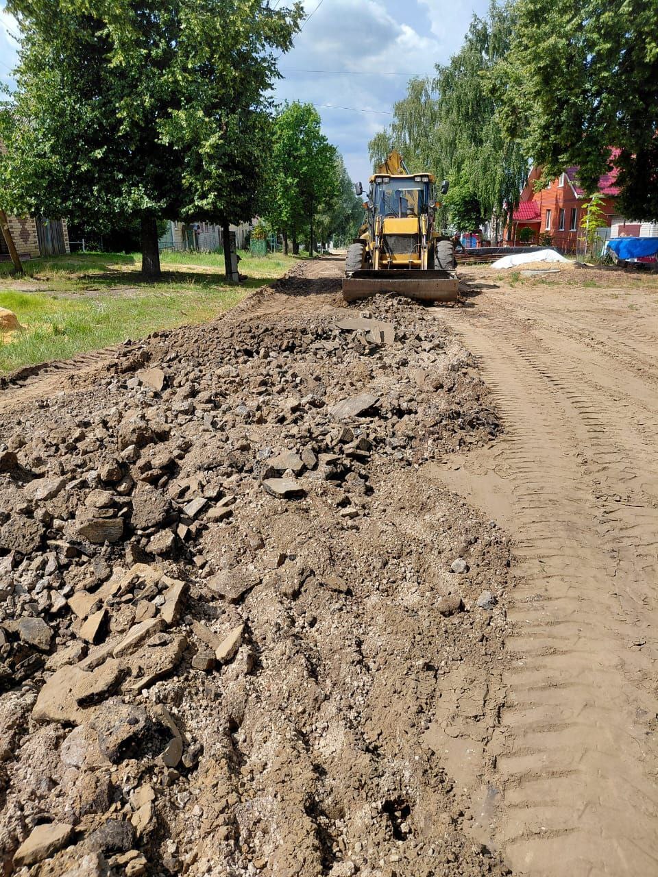 От площади Культуры до Маяковского: в Виле ремонтируют автодорогу