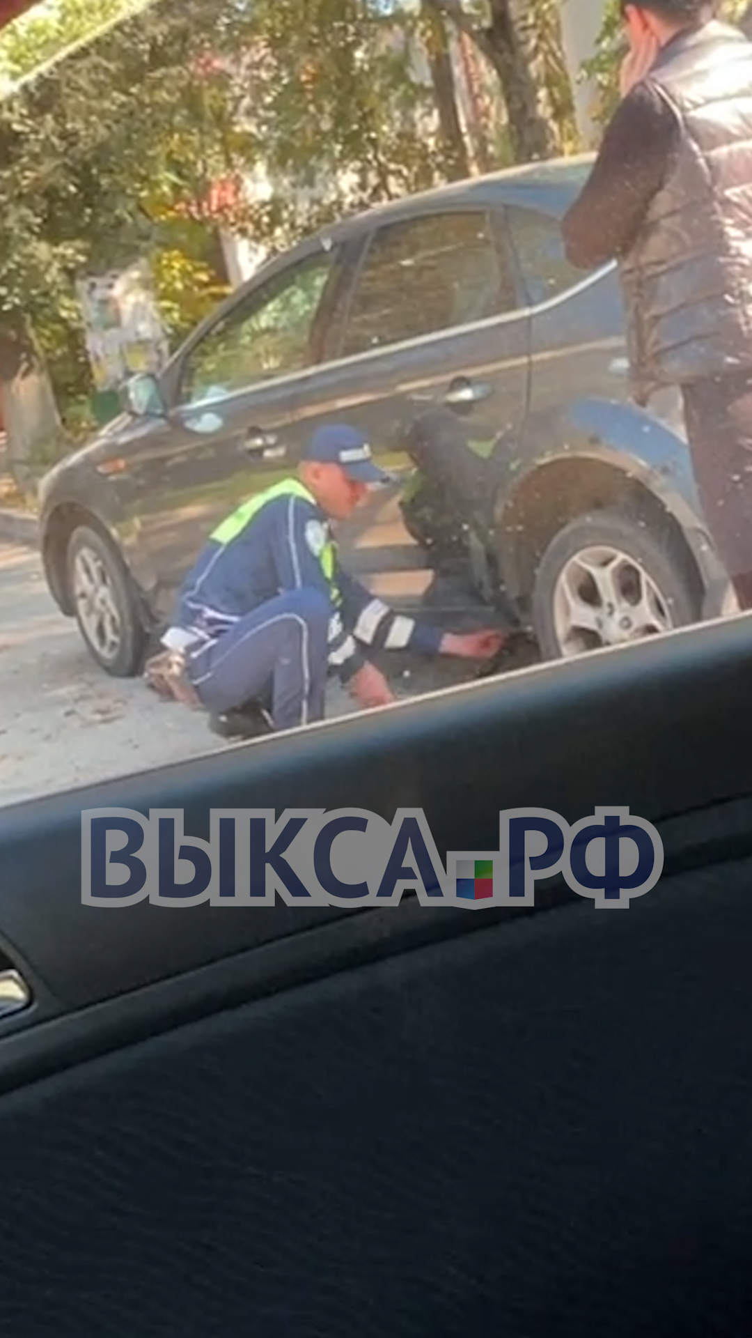 выкса.рф, 🚗 Просто повёл себя по-человечески: сотрудник ГИБДД поменял колесо водителю