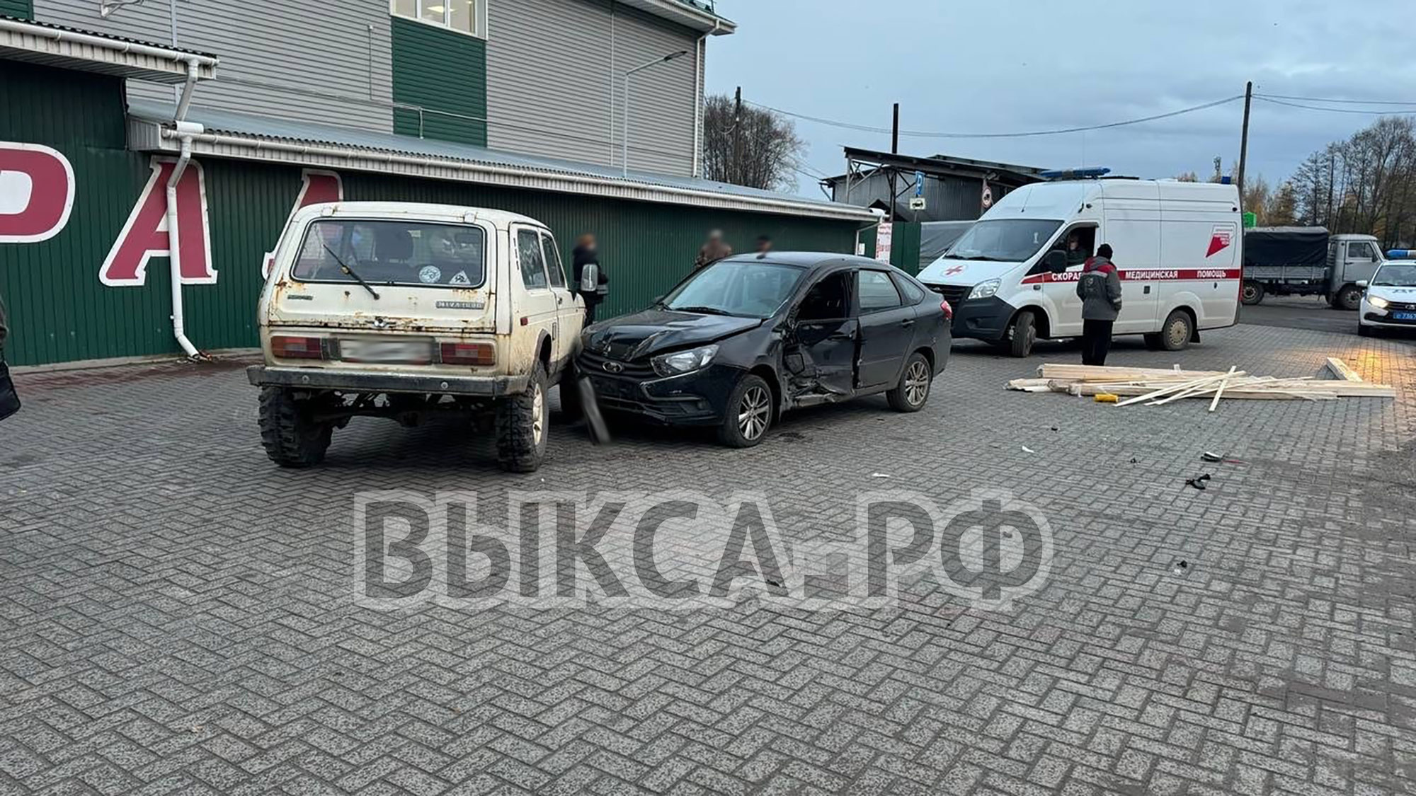 На Борковском проезде грузовик протаранил Гранту