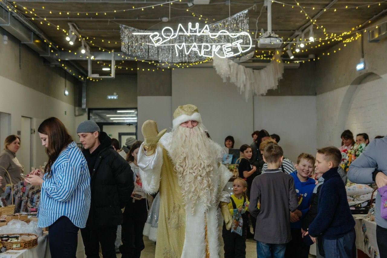 Фонд «ОМК-Участие» запустил традиционную новогоднюю акцию «С миру по елке»