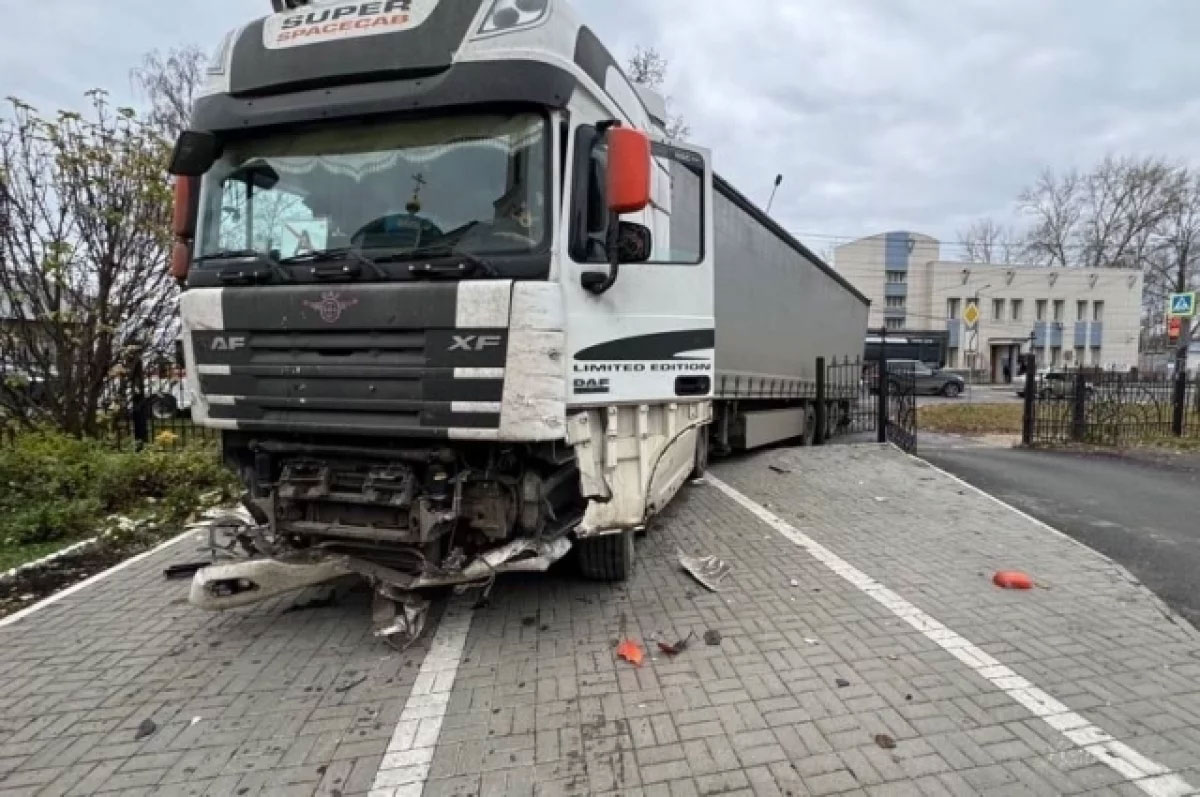 Женщина и двое детей пострадали в «пьяном» ДТП с фурой в Выксе