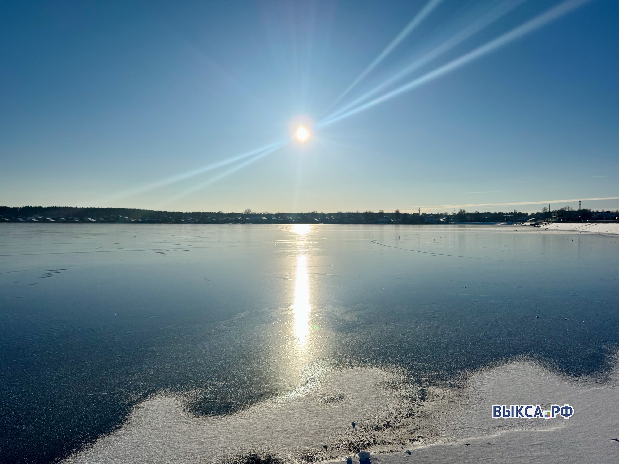 ❄️ На Верхнем пруду встал лёд