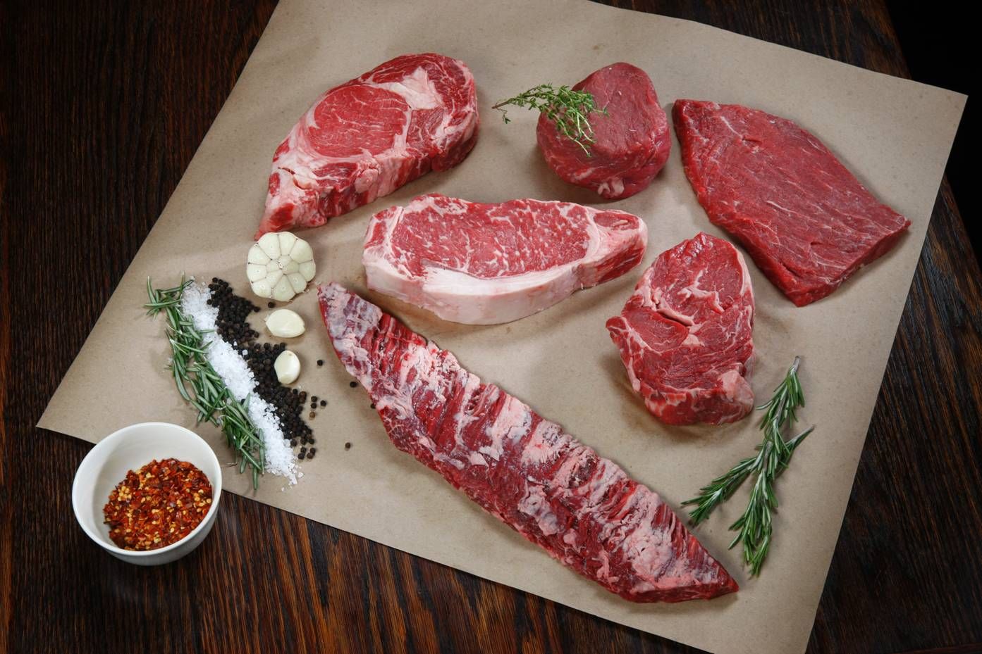 Агрофирма «Металлург» реализует со склада мясо и зерно