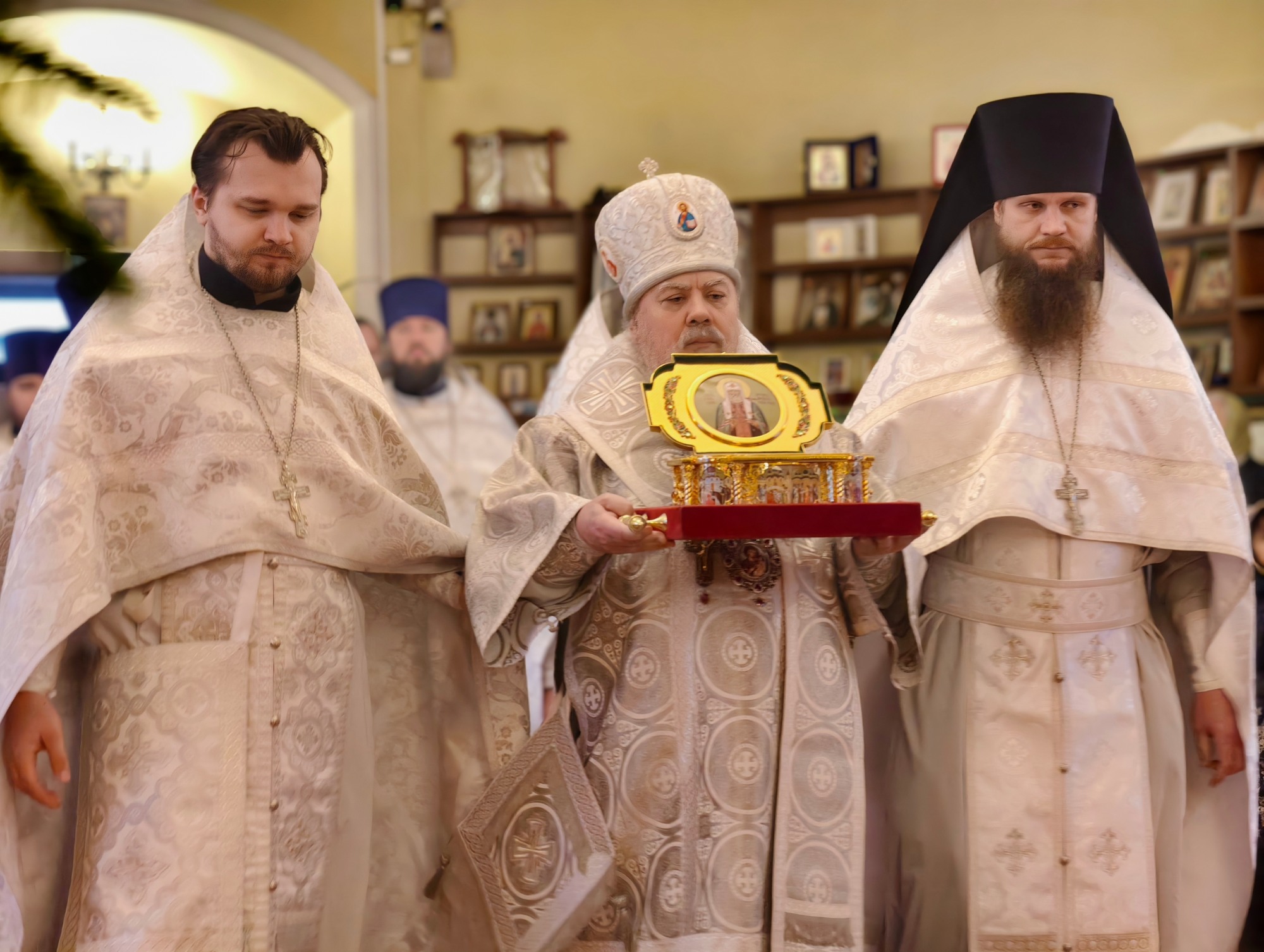 В кафедральный собор Выксы принесены мощи святителя Тихона