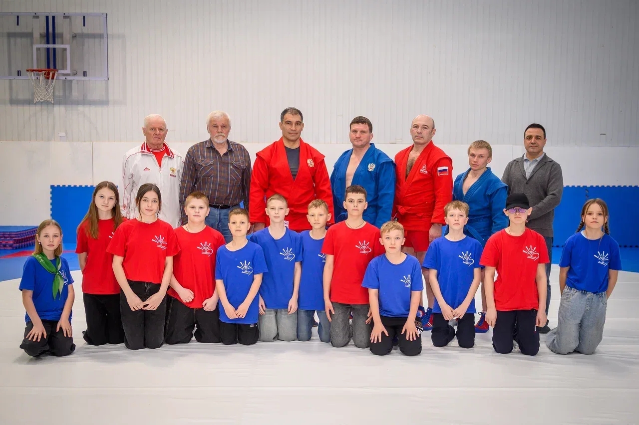Международный день спорта в «Лазурном»: встреча с чемпионами вдохновила выксунских ребят