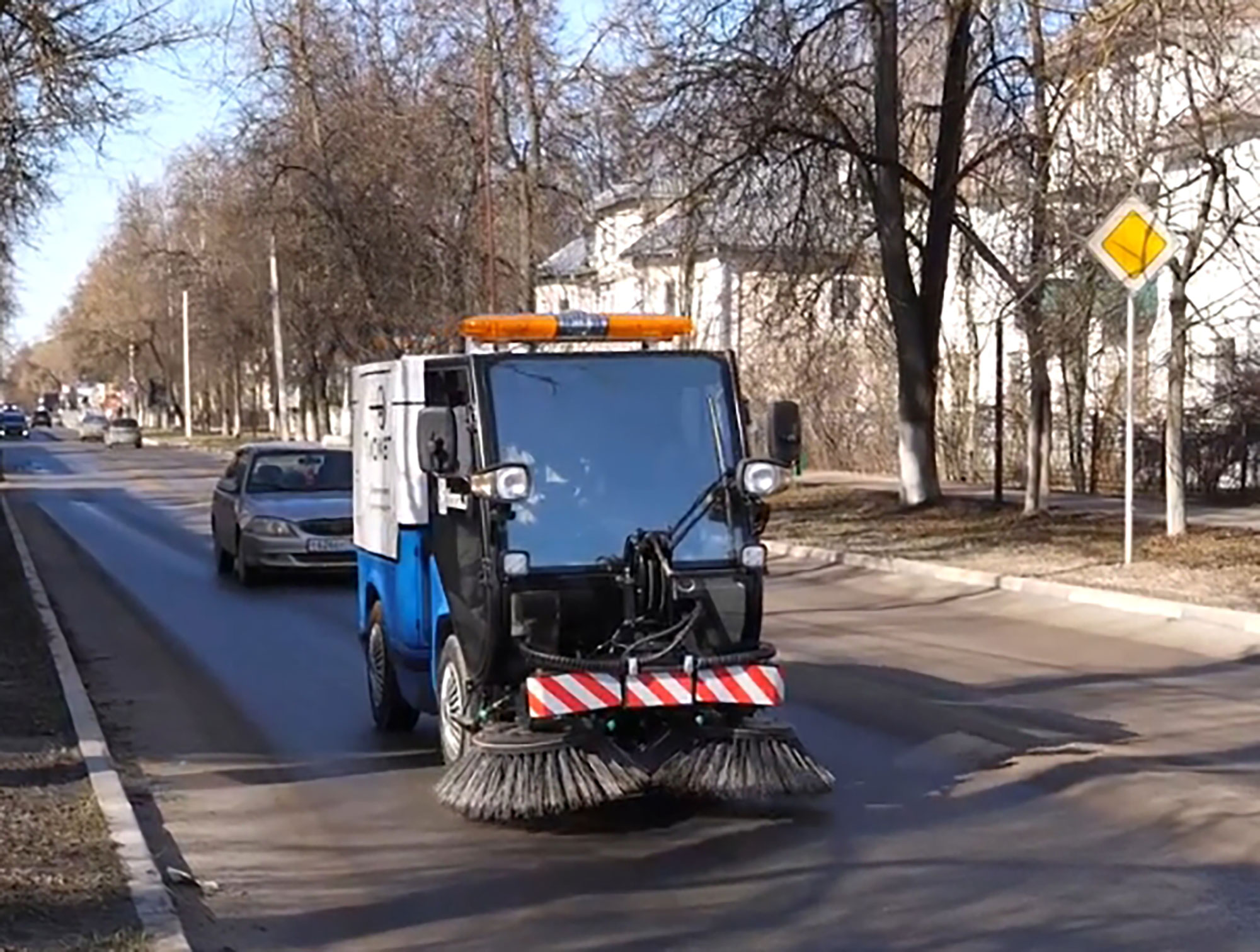 Улицы Выксы приводят в порядок после зимы