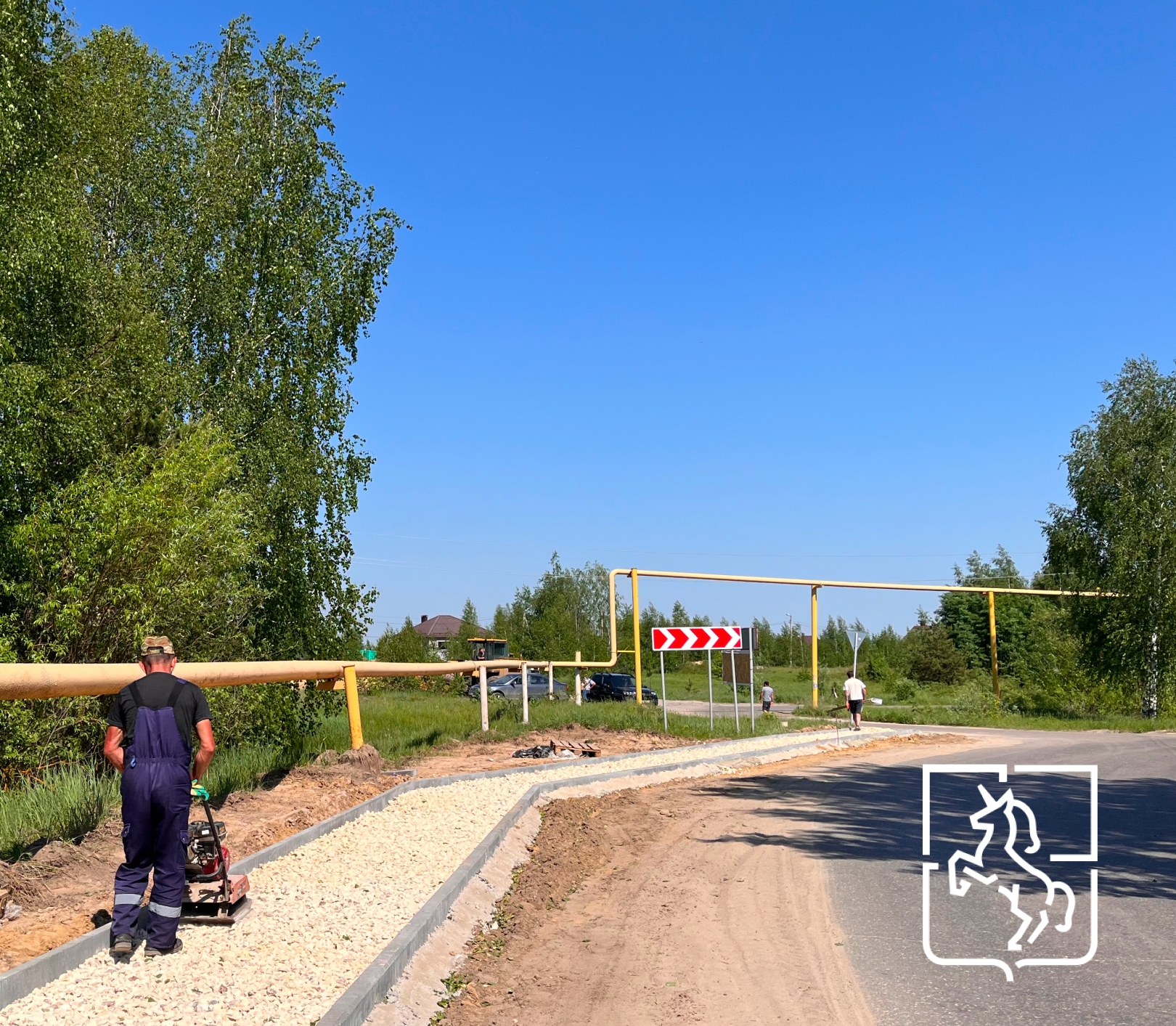 В переулке Садовом идут работы по обустройству тротуара