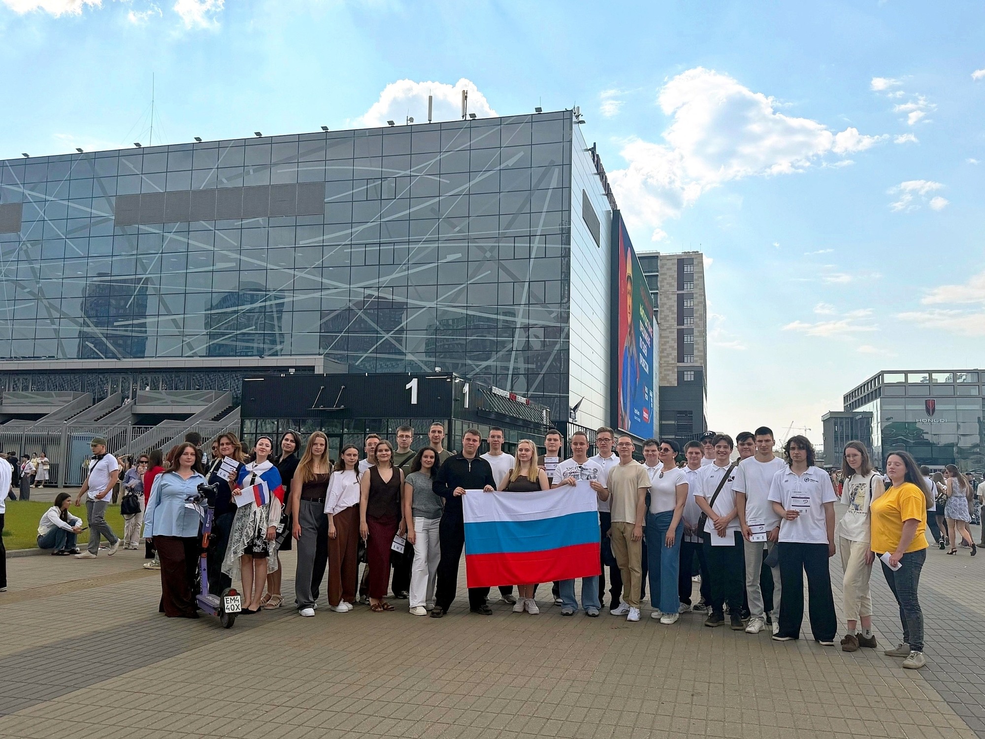 🇷🇺 Студенты Выксунского филиала НИТУ «МИСИС» отметили День России в Москве