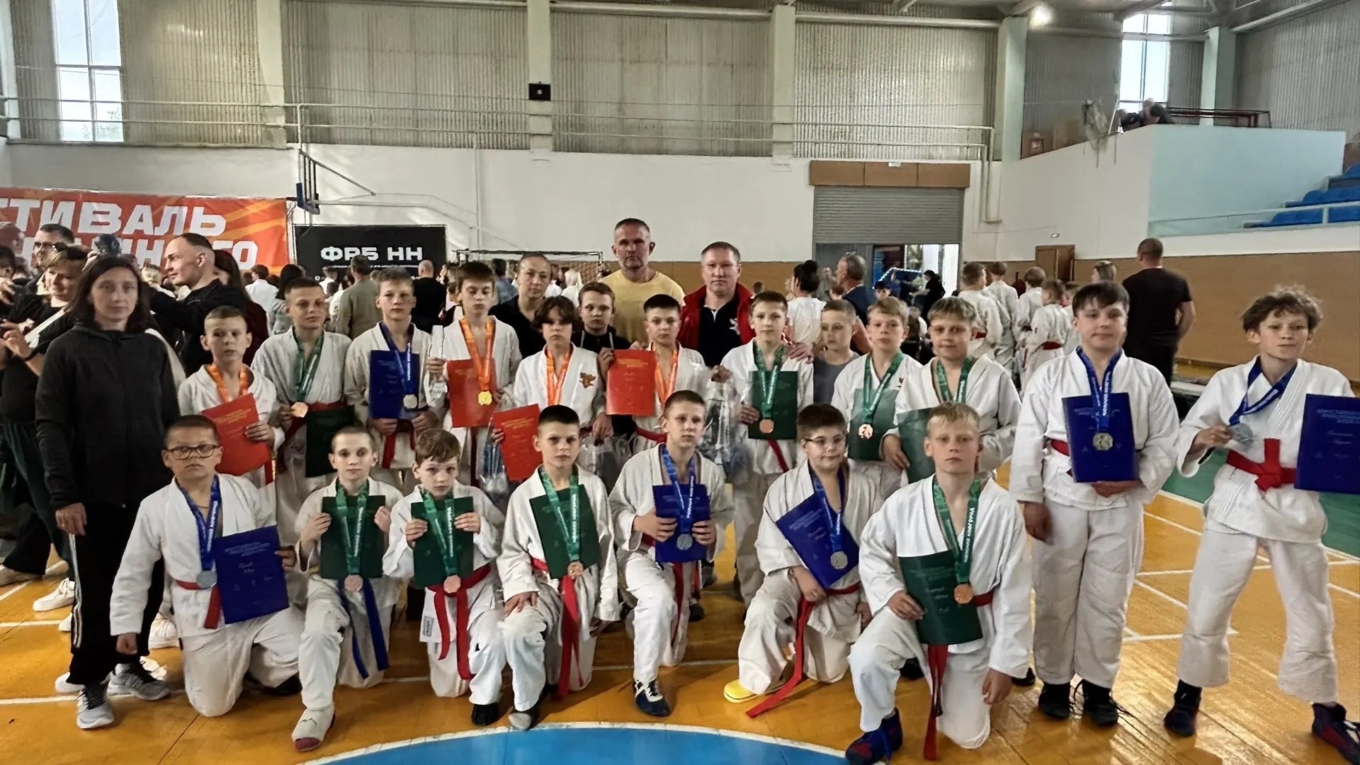 🥋 Выксунские рукопашники завоевали 19 медалей на межрегиональных соревнованиях в Нижнем Новгороде