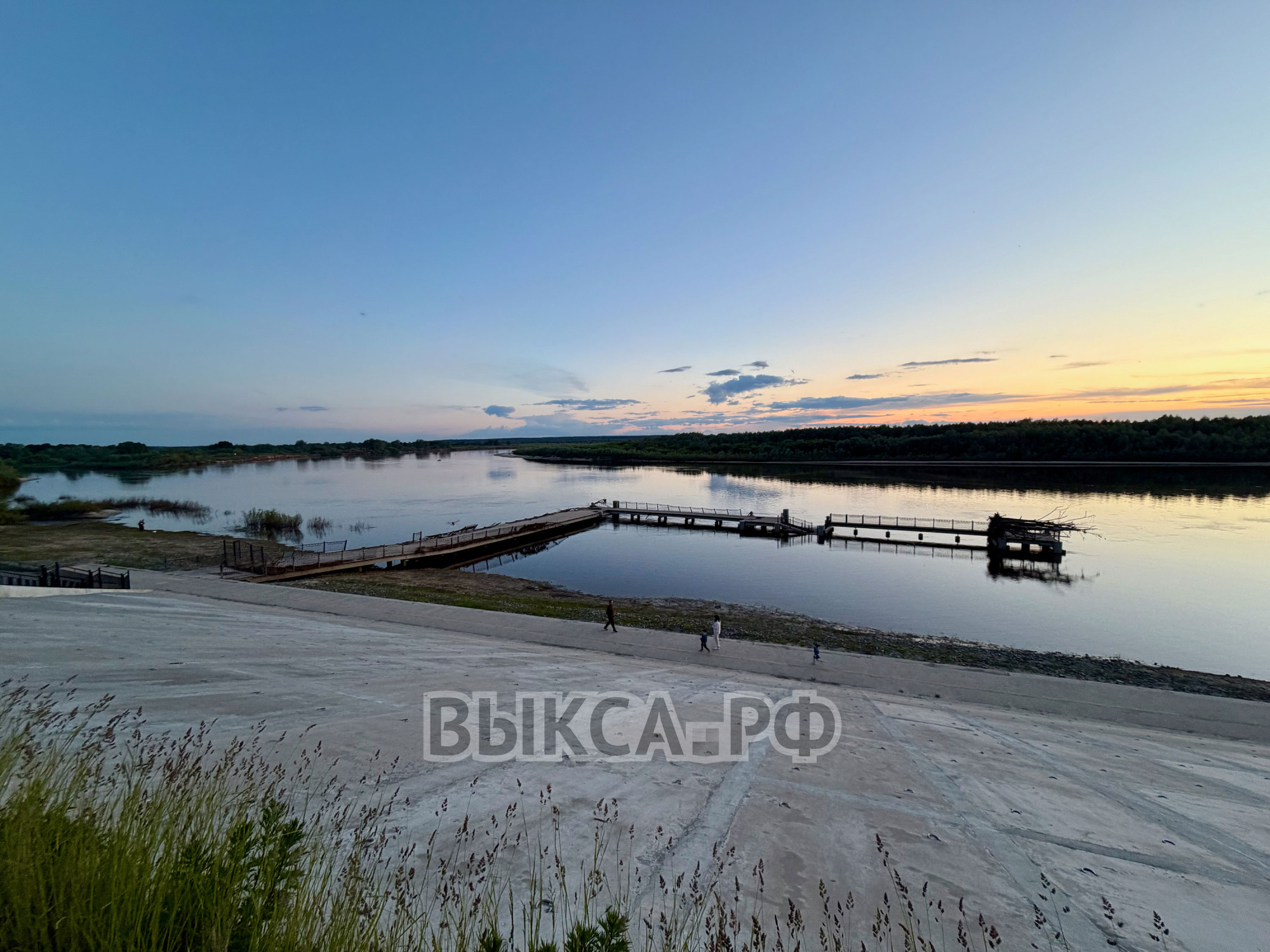 Причал в Шиморском полностью показался из воды
