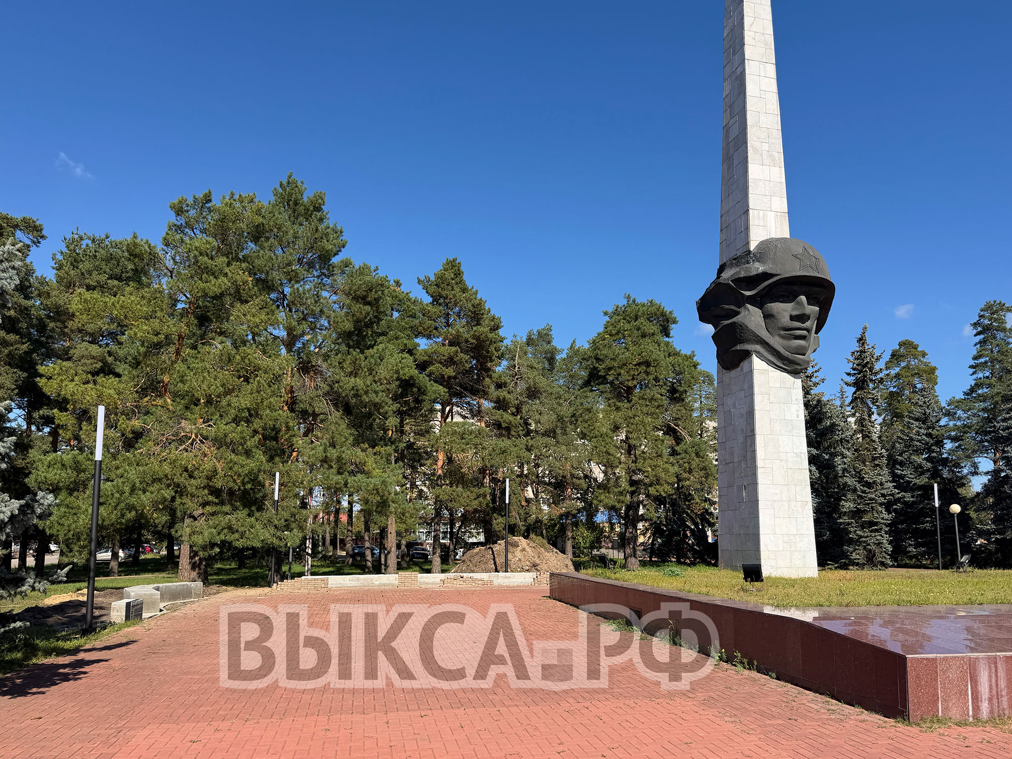 Памятники перенесут на новые места в ходе благоустройства площади Октябрьской революции