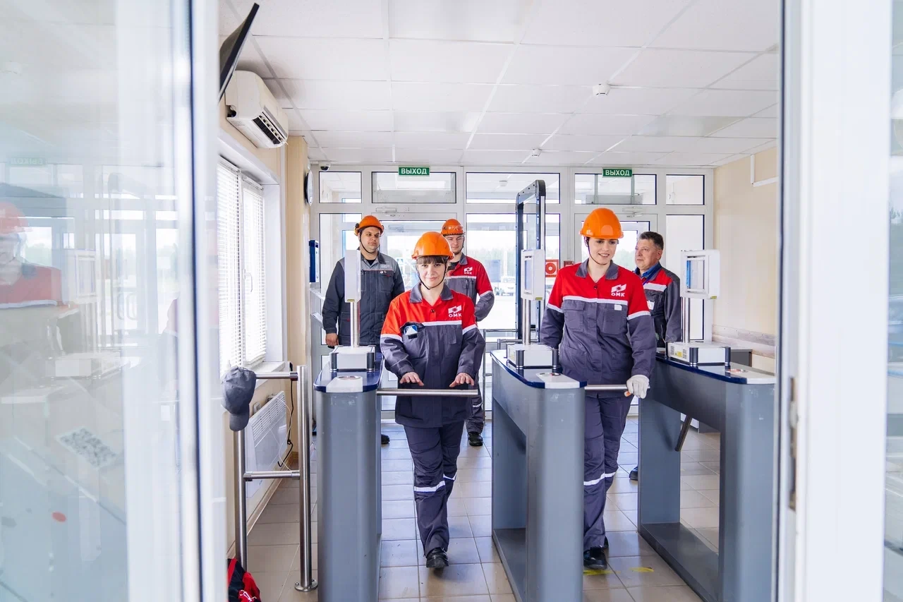 Завод ОМК в Выксе продлил выплаты в 25 тысяч рублей при трудоустройстве
